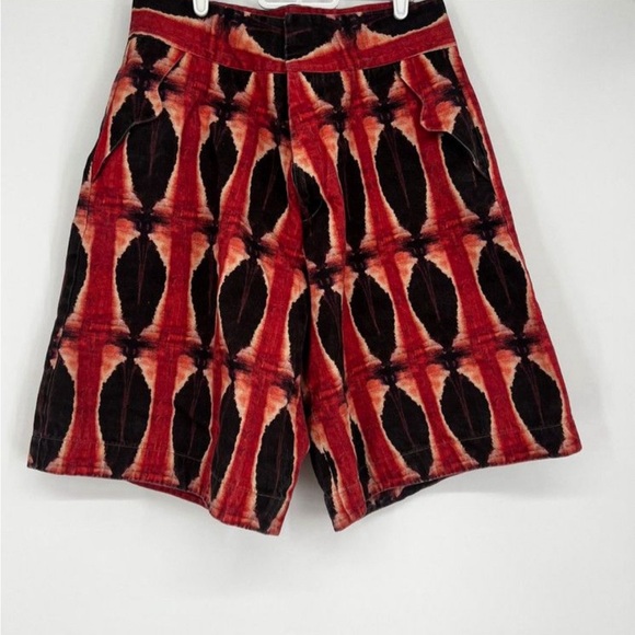 LABRUM LONDON Tie-dye Print TailoredShorts In Red